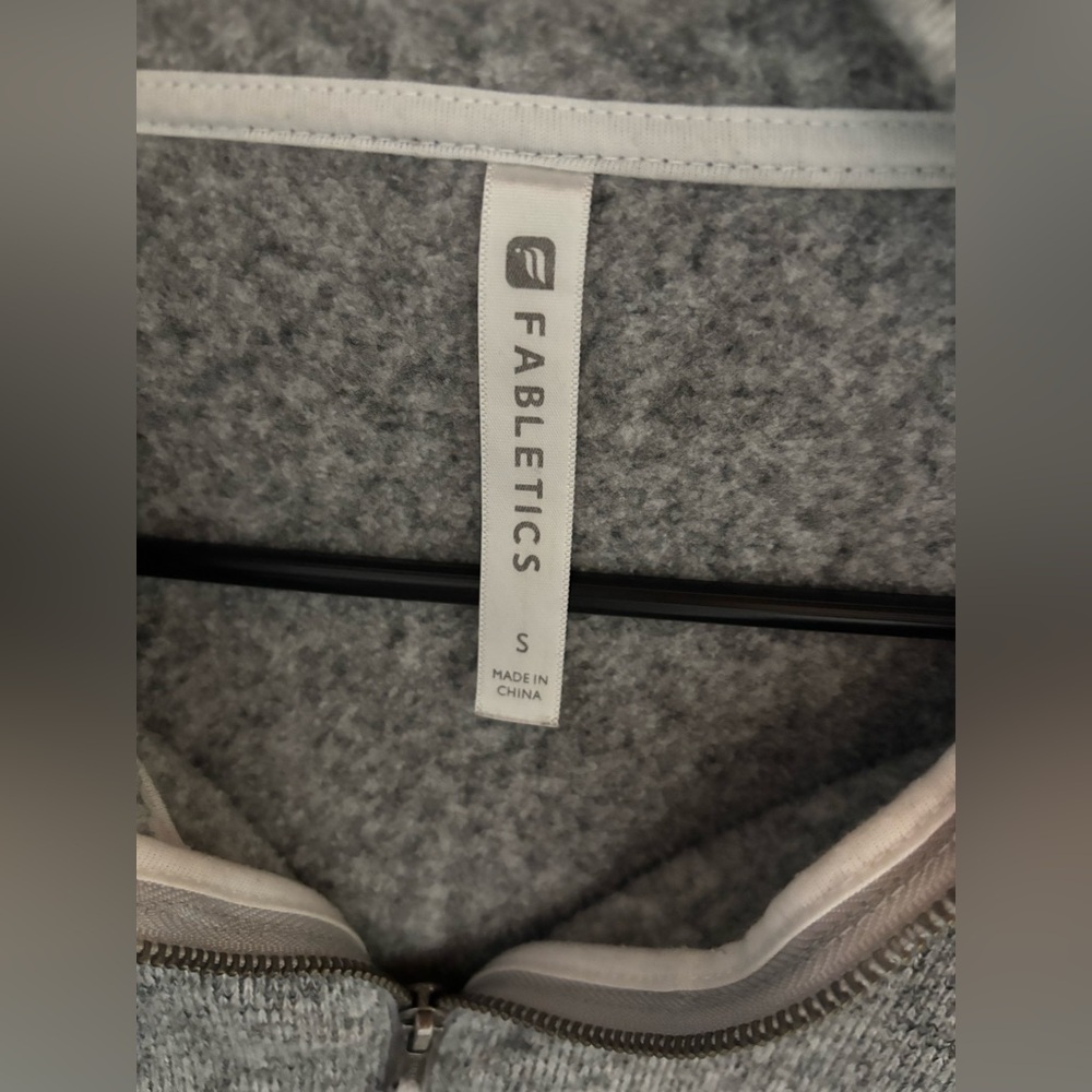 Fabletics Alpine Pullover - Picture 3 of 3
